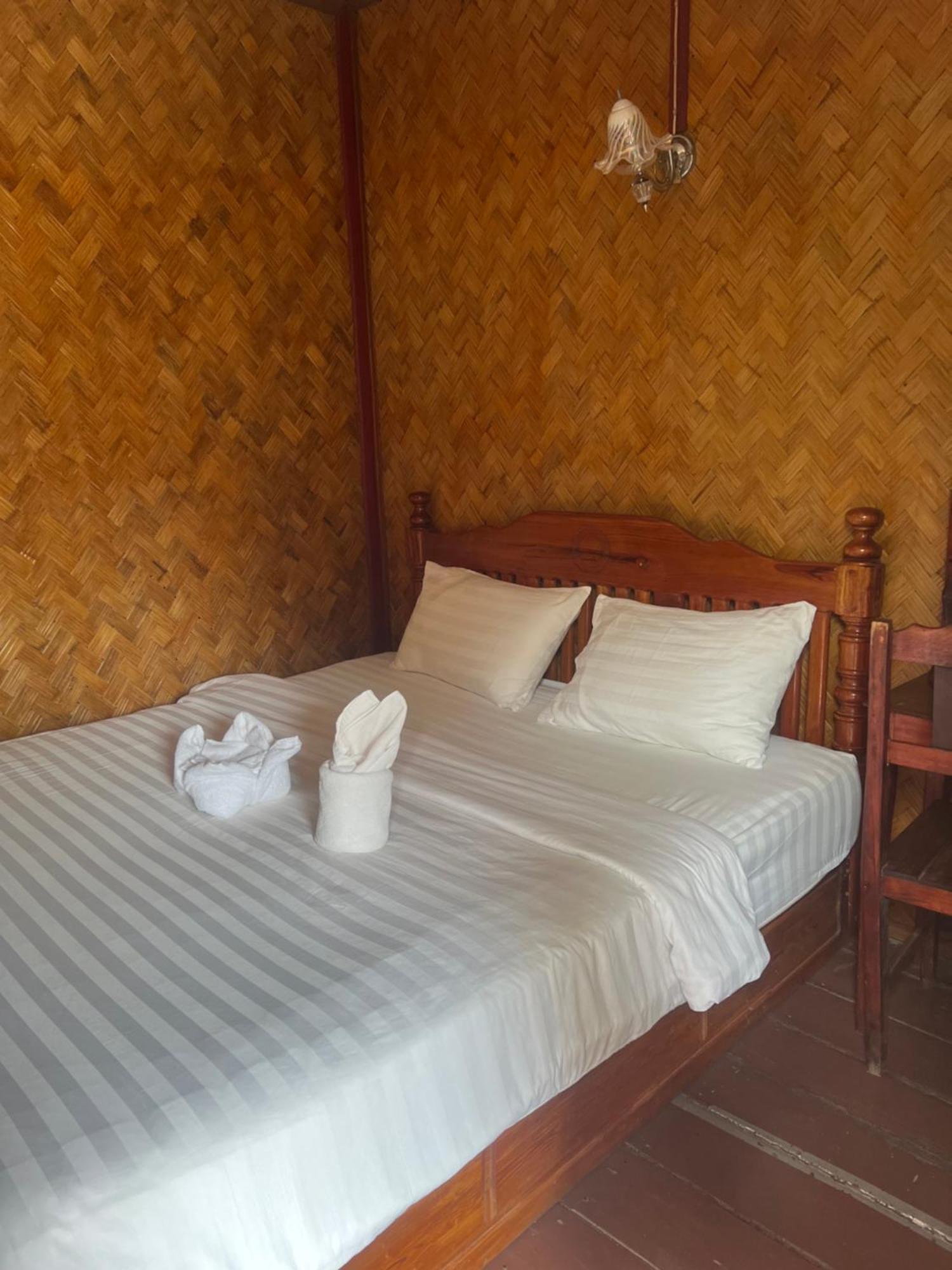 Bungalow Vang Vieng Exteriör bild