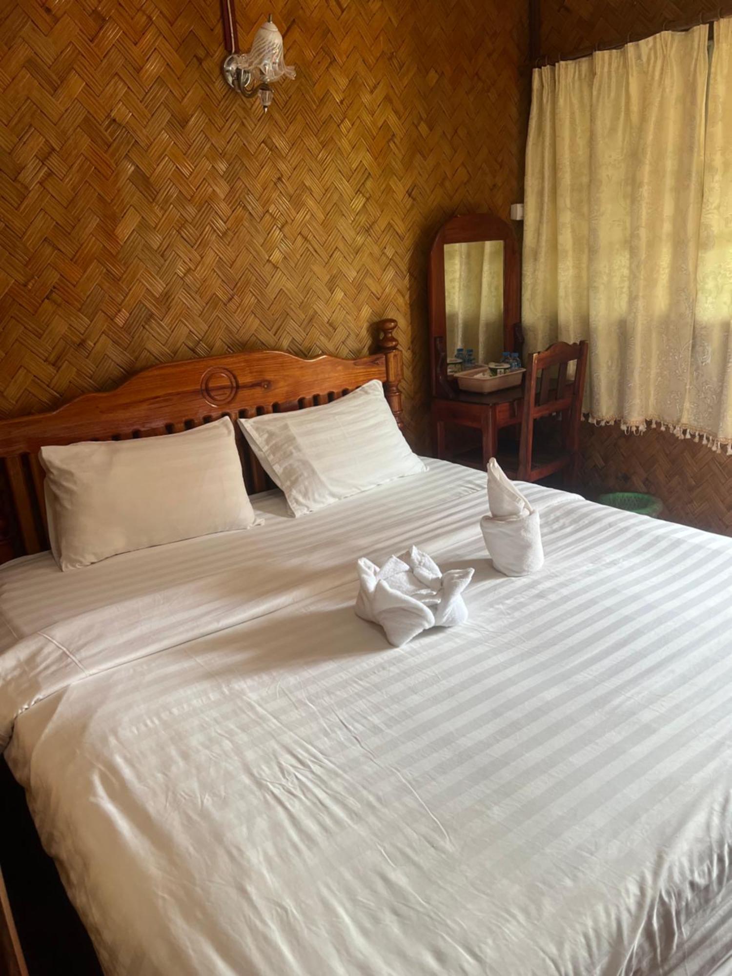 Bungalow Vang Vieng Exteriör bild