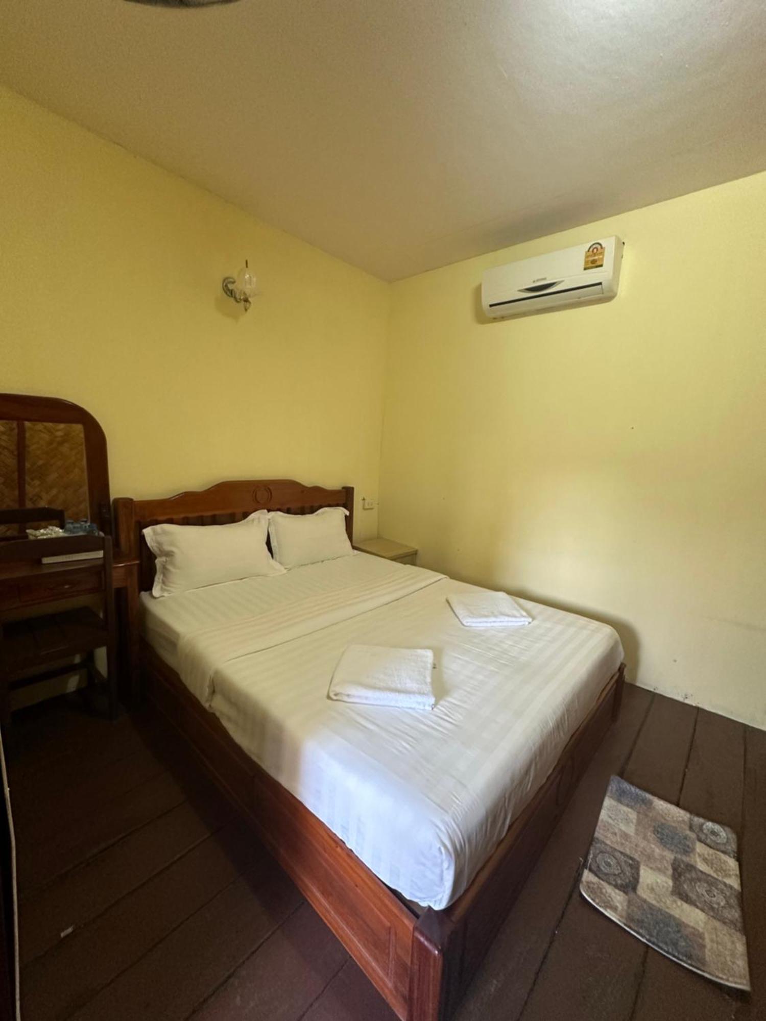 Bungalow Vang Vieng Exteriör bild
