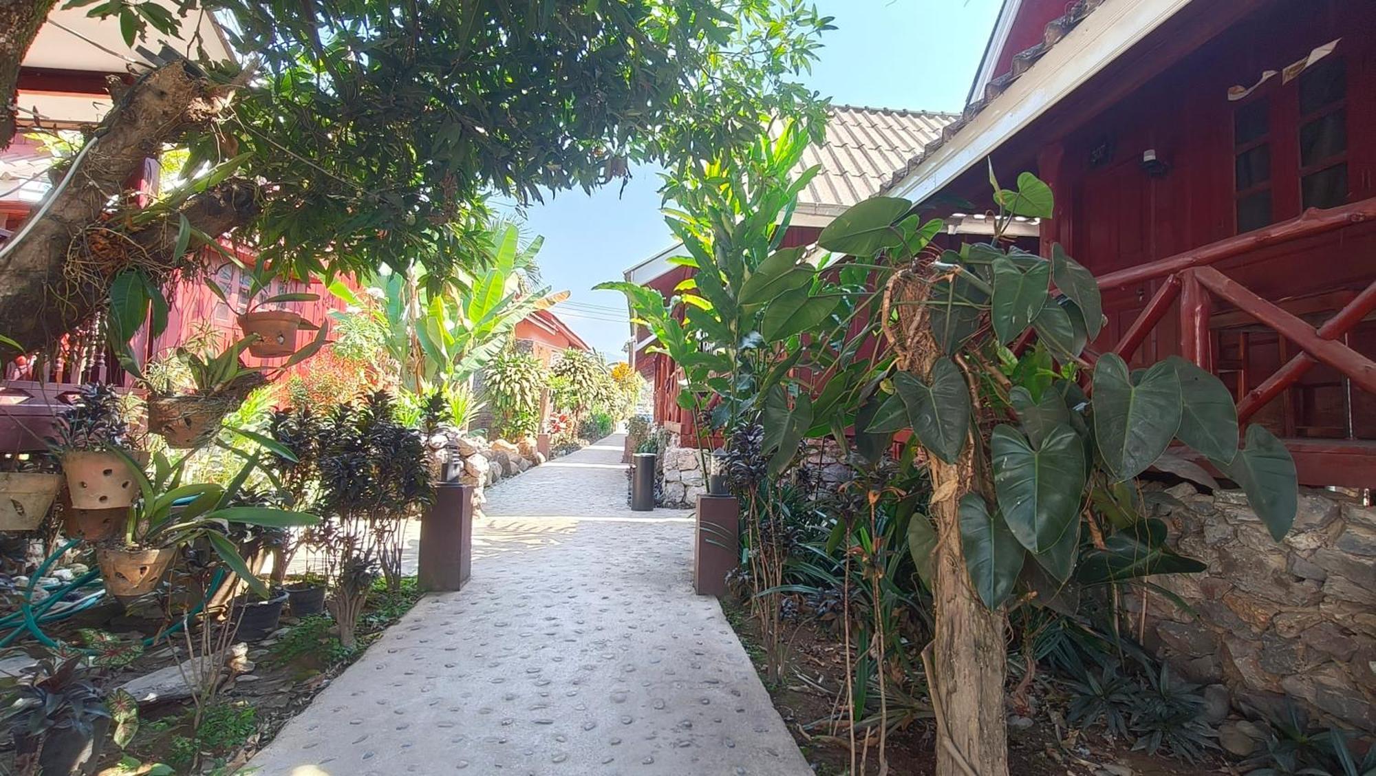 Bungalow Vang Vieng Exteriör bild