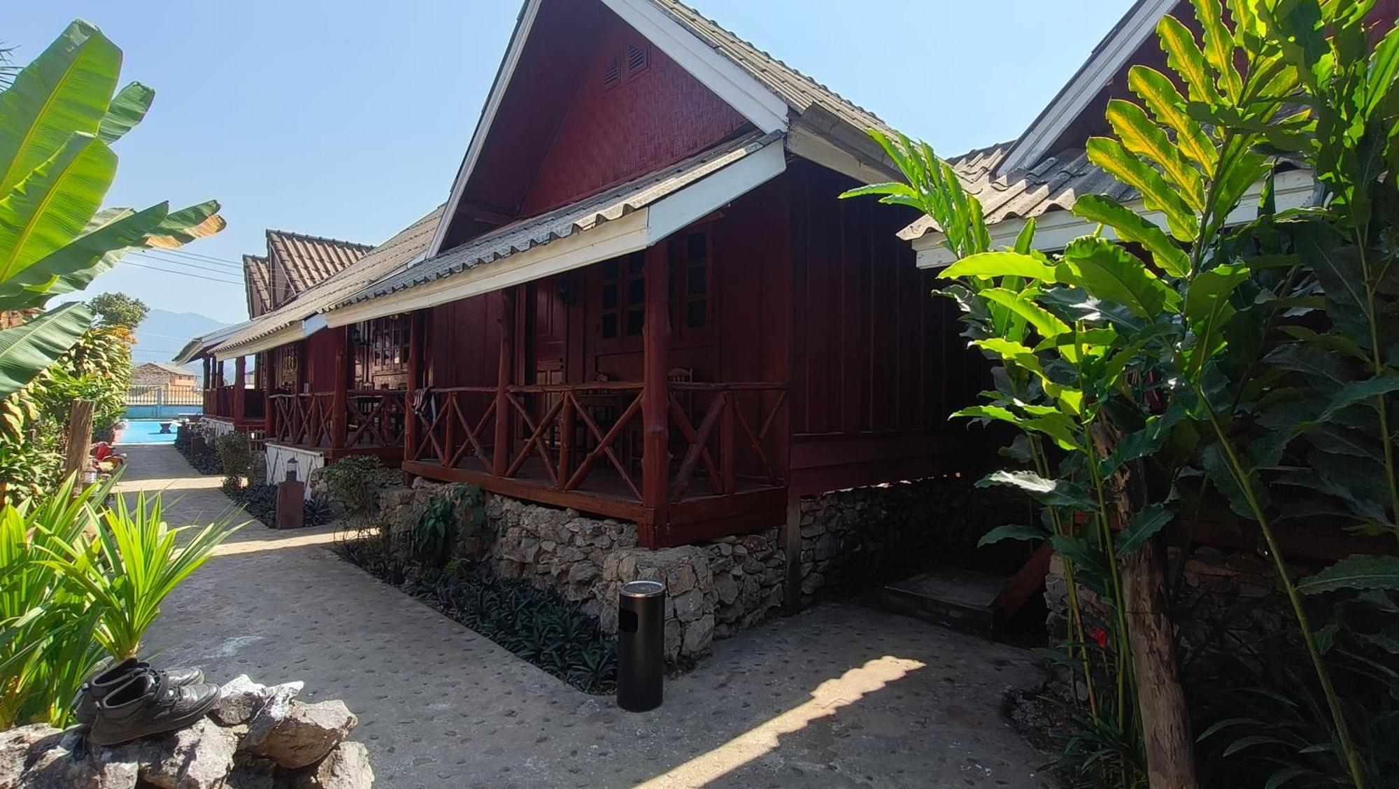 Bungalow Vang Vieng Exteriör bild